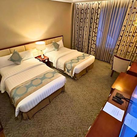 The Avenue Plaza Hotel Naga  Exterior photo