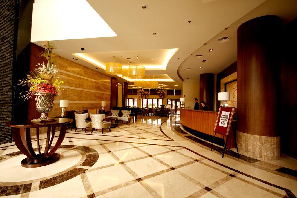 The Avenue Plaza Hotel Naga  Exterior photo