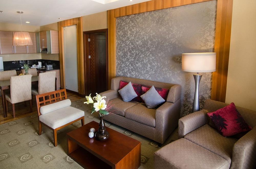 The Avenue Plaza Hotel Naga  Exterior photo