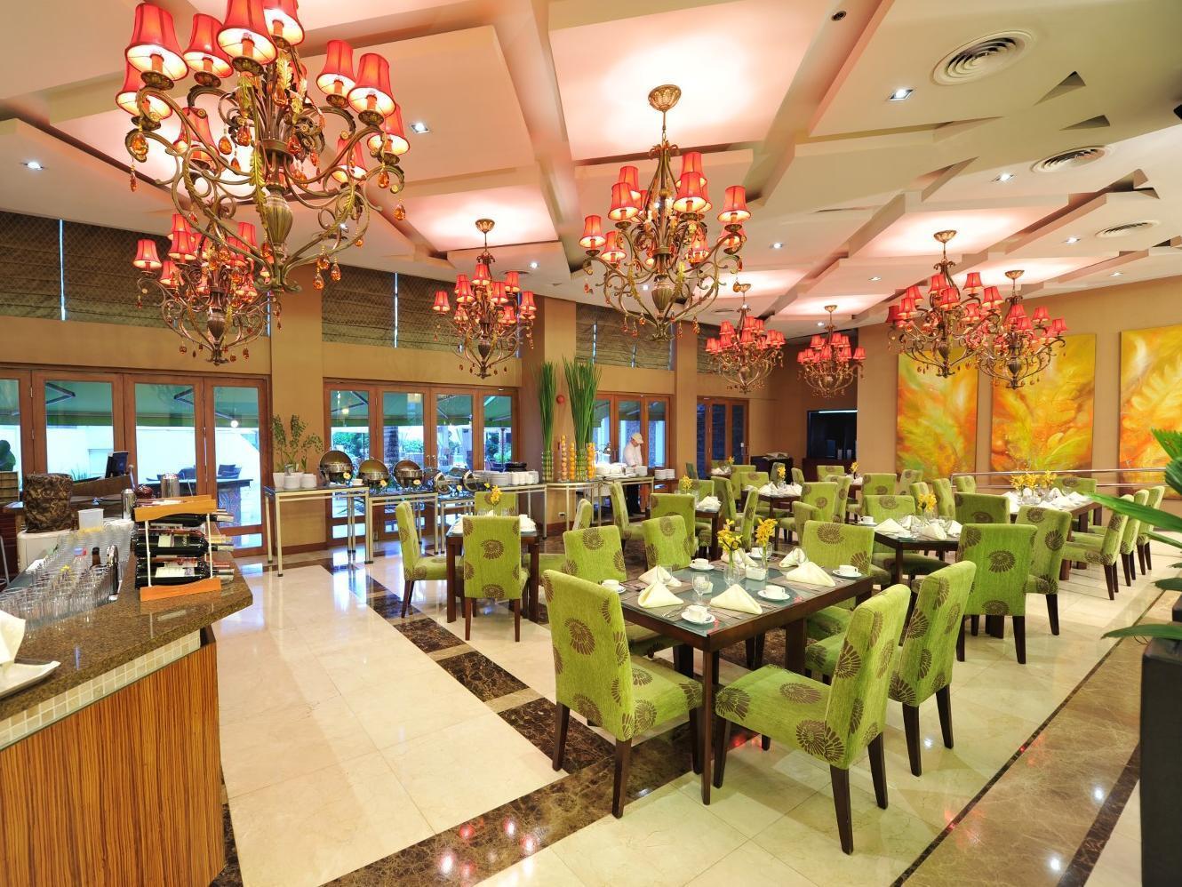 The Avenue Plaza Hotel Naga  Exterior photo