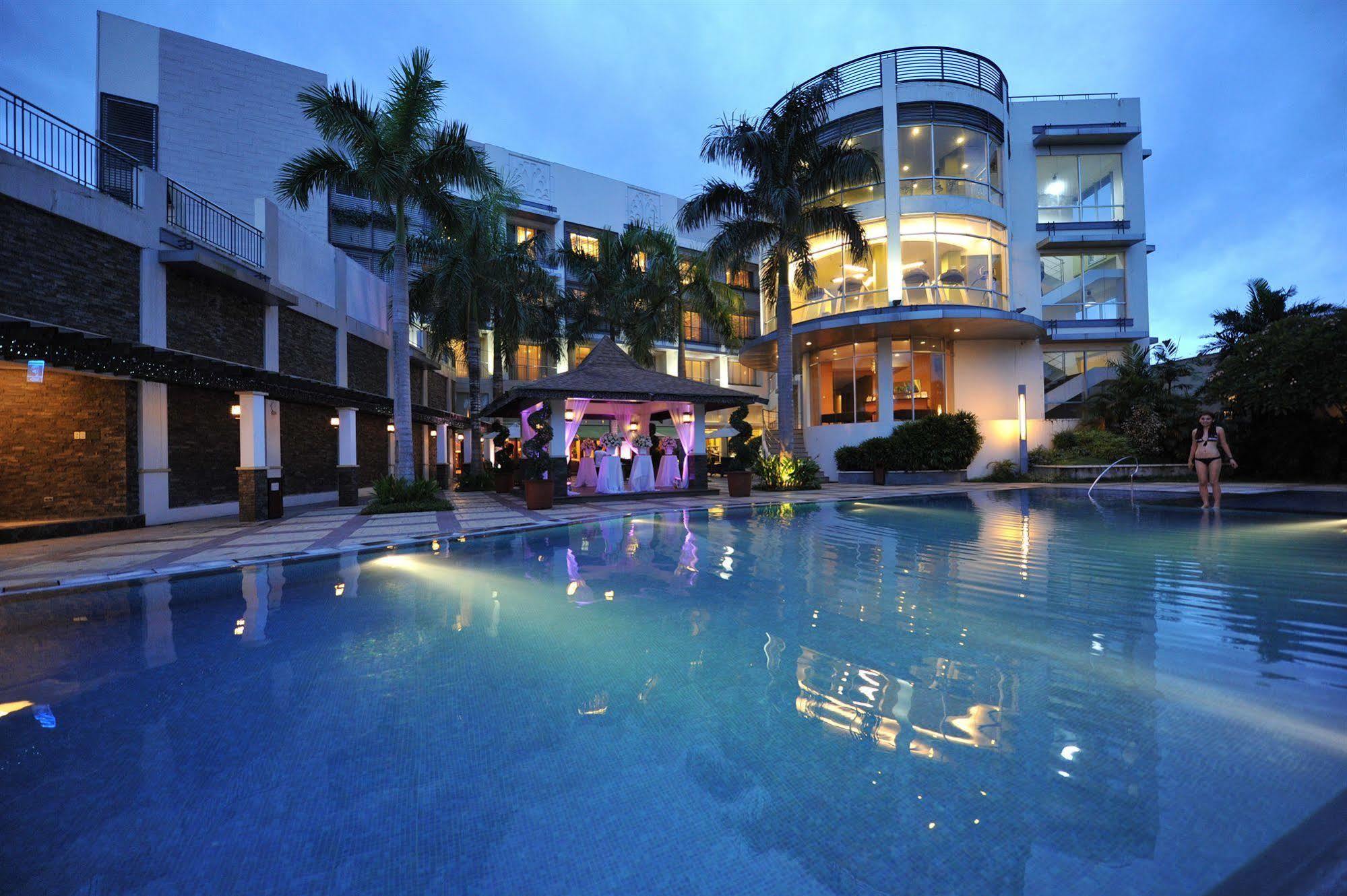 The Avenue Plaza Hotel Naga  Exterior photo