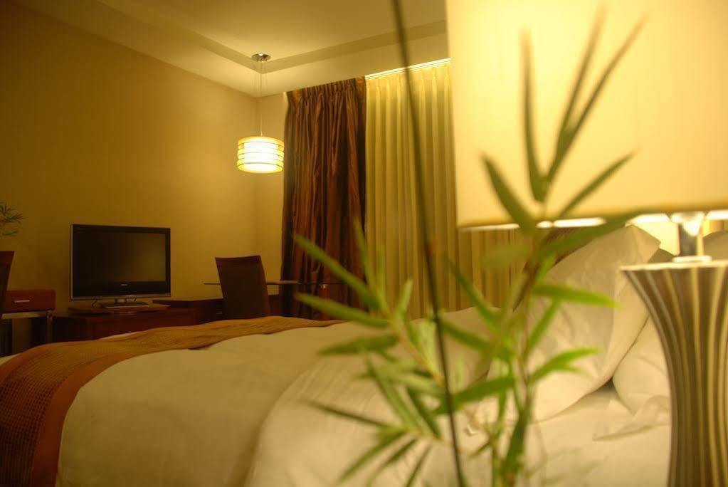 The Avenue Plaza Hotel Naga  Exterior photo